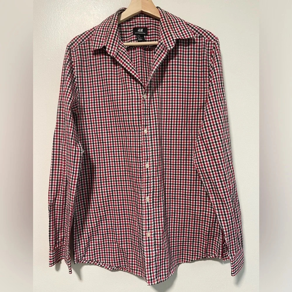 H&M Men’s Slim Fit Long Sleeve Red & Black  Checkered Shirt - Medium